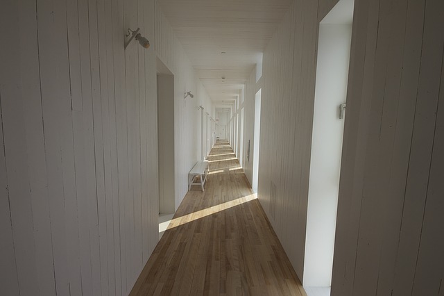 hallway-1284617_640