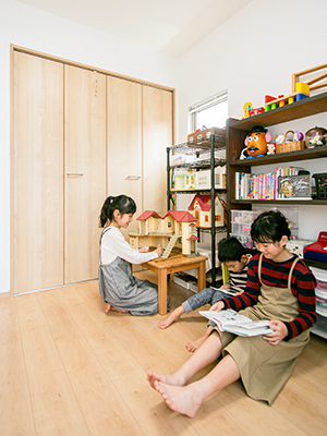 子ども部屋でくつろぐお子様たち