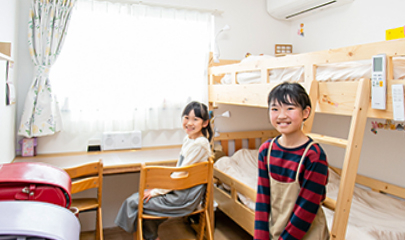 新築実例集018 素敵な笑顔のお子様たち。子ども部屋にて