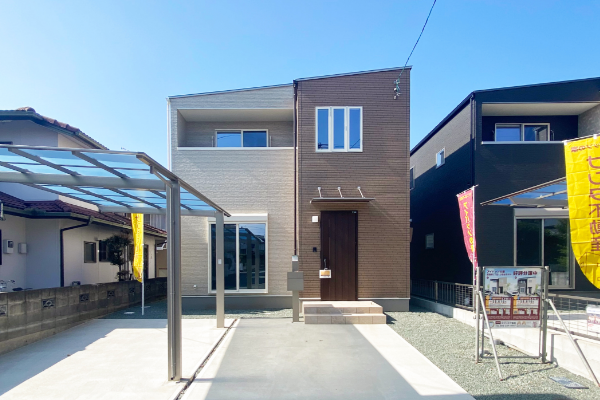 熊本市東区長嶺東2丁目1号地 28坪 4SLDK 販売価格 2,998 万円（100万円値下げ） 毎月の支払い例 58,616 円