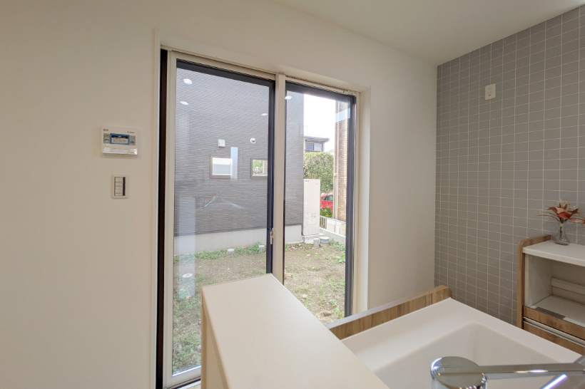 キッチンから見た庭