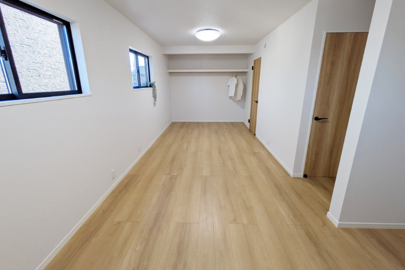 2階の3部屋はオープンクローゼットを採用